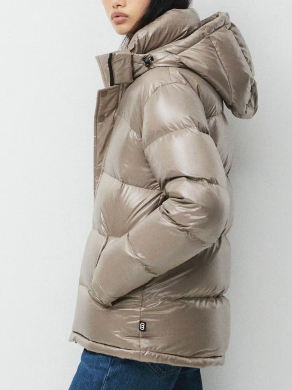 Original Superpuff Hi-Gloss Liquid Shine Modern Taupe | Aritizia | Sz L